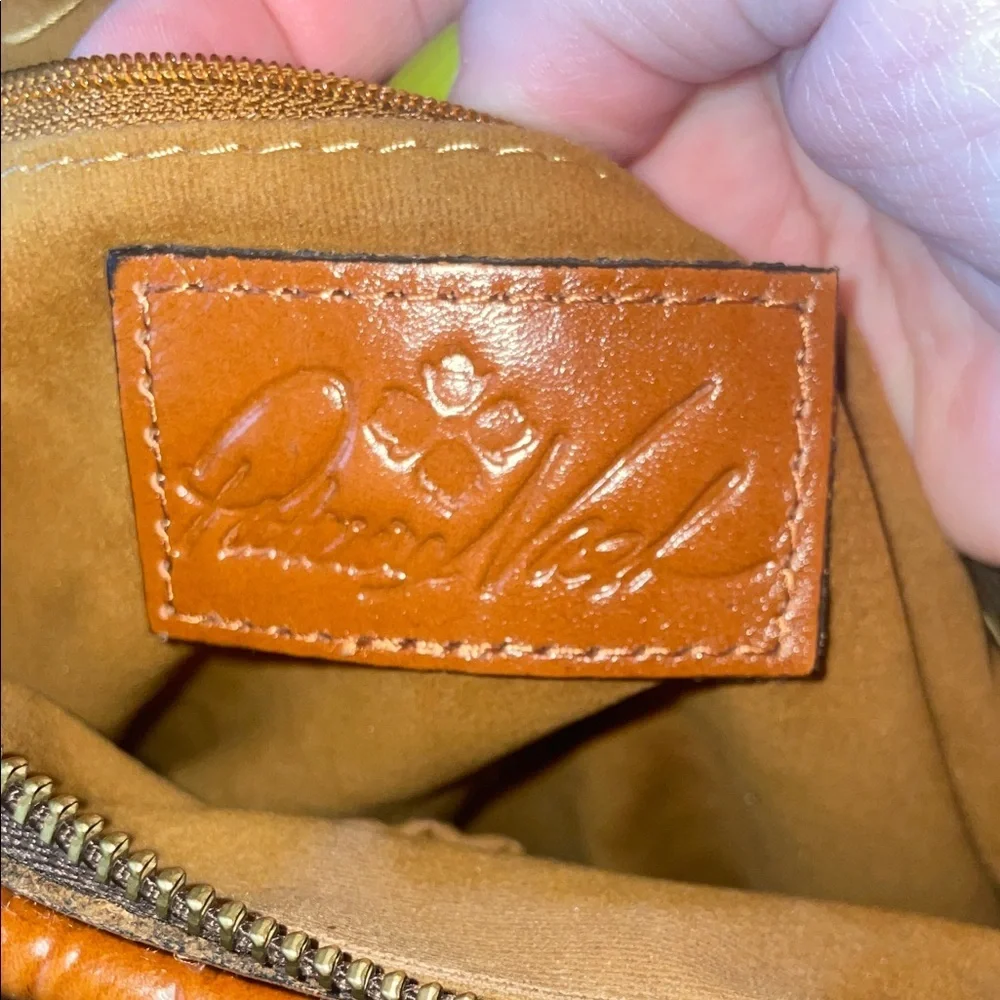 Patricia Nash Embossed Tan Crossbody Bag - Picture 2 of 13